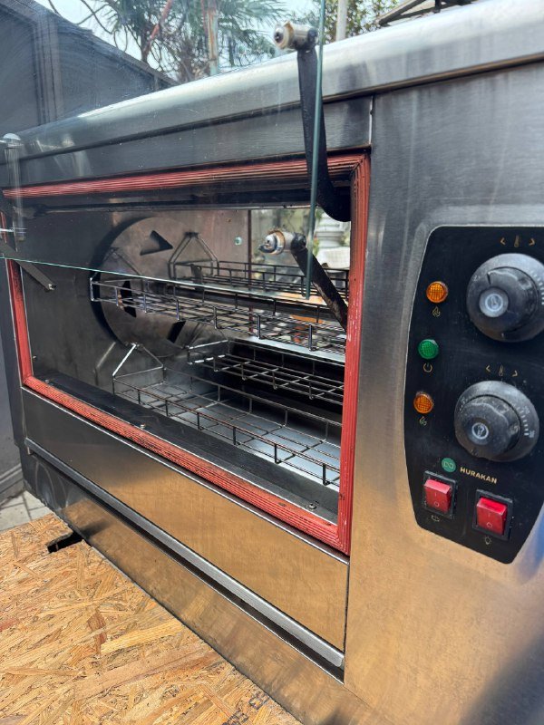 კომერციული ელექტროგათბობის ღუმელი შიგთავსით