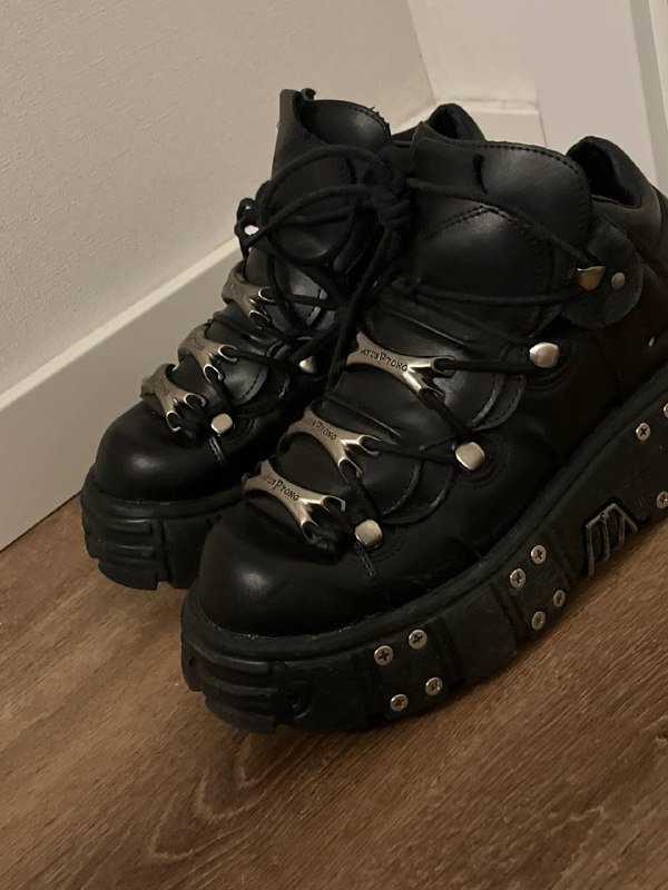 Новые женские ботинки размер 38