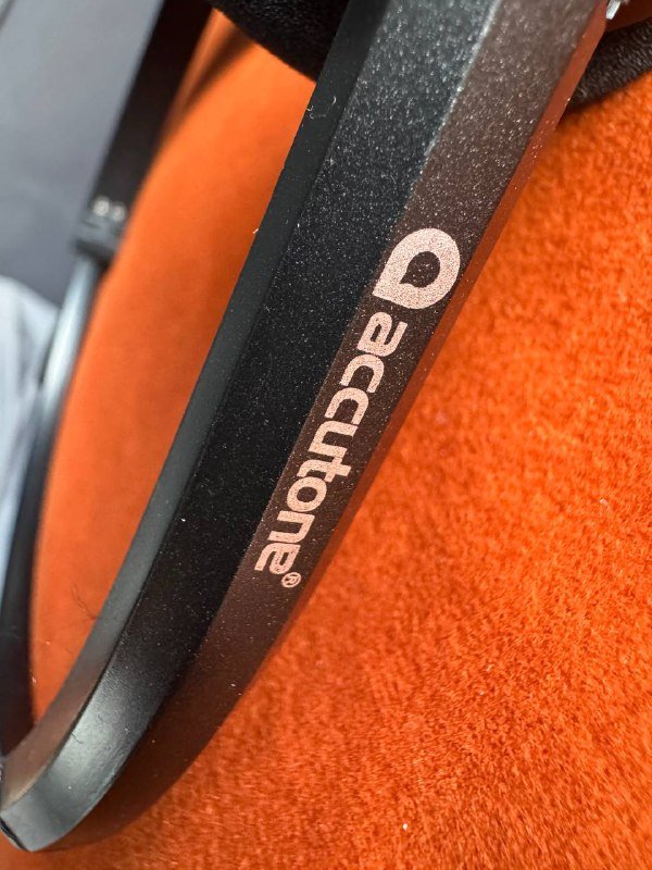 Powerbank 2E, тренажер осанки, гарнитура Acutone 7