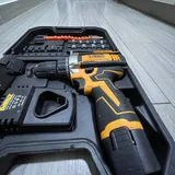Шуруповерт DeWalt с комплектом 1