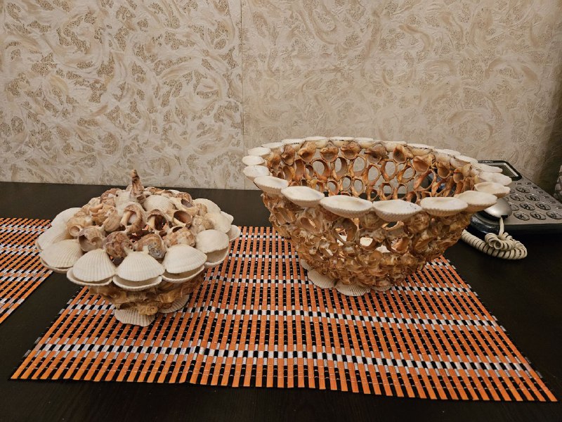 Оригинальные вазы из ракушек