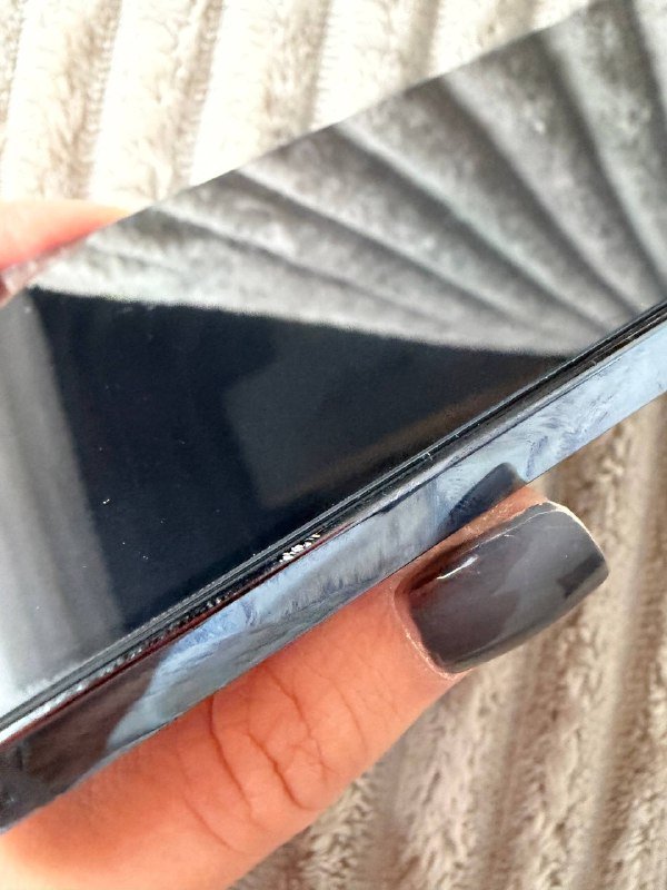 IPhone 13 Pro 128 ГБ, с зарядкой и 2 чехлами 7