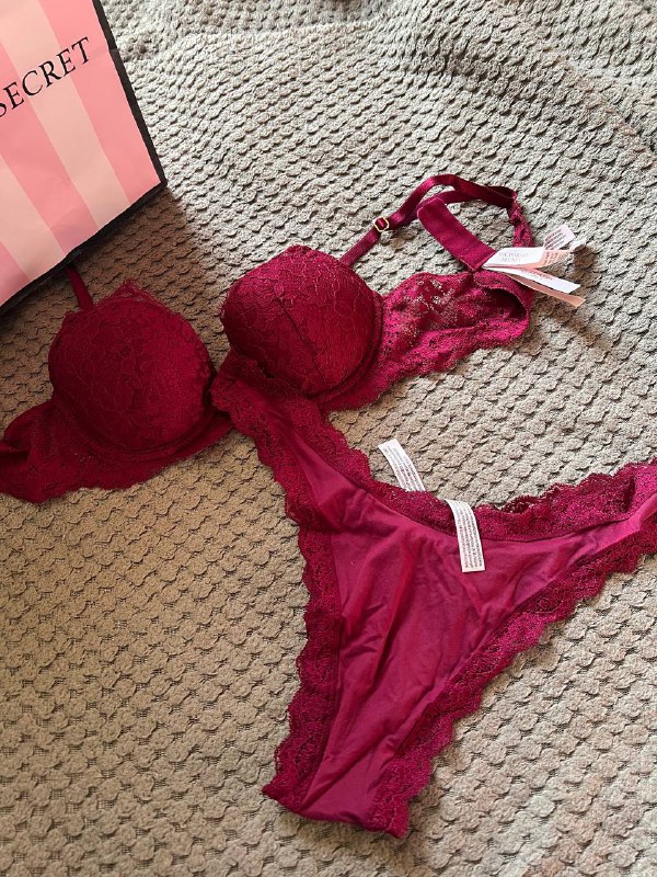 Кружевной комплект белья Victoria Secret 1