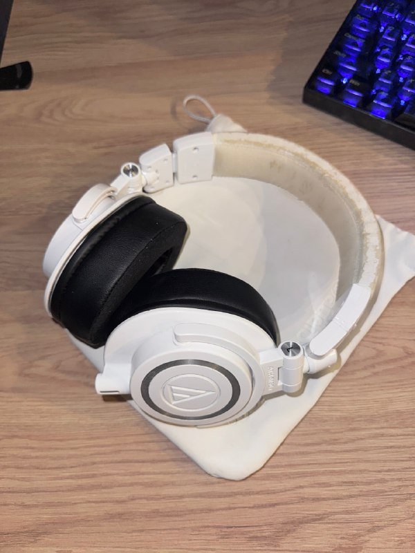 Студийные наушники Audio Technica ATH-M50X