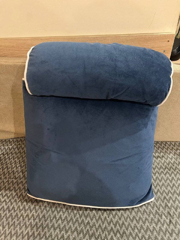 Подушка диванная со съемным подголовником 2