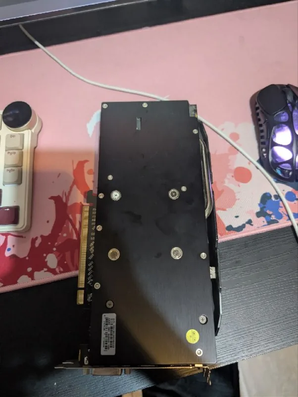 RX590 8 GB 1
