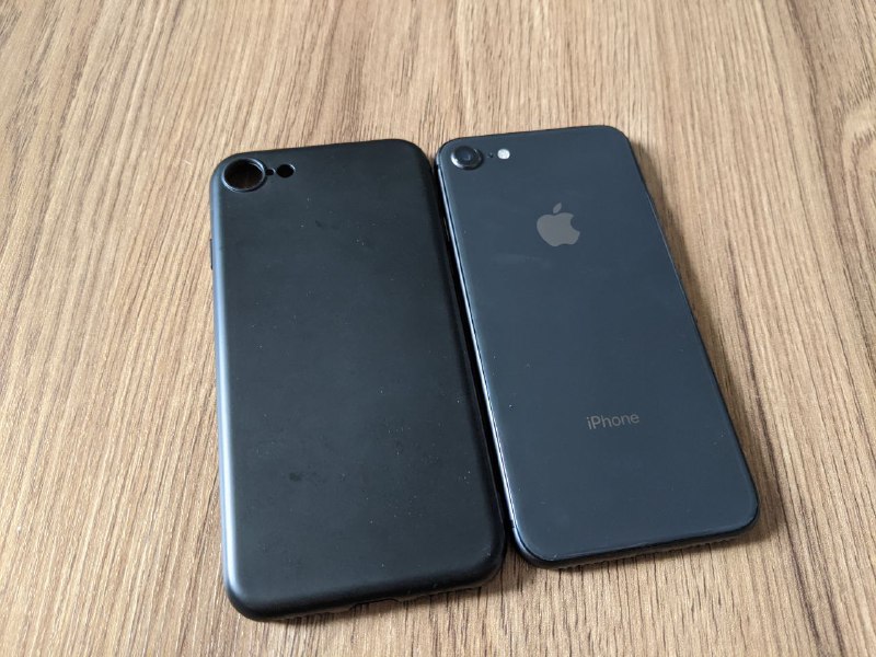 Pixel 2, iPhone 8 3