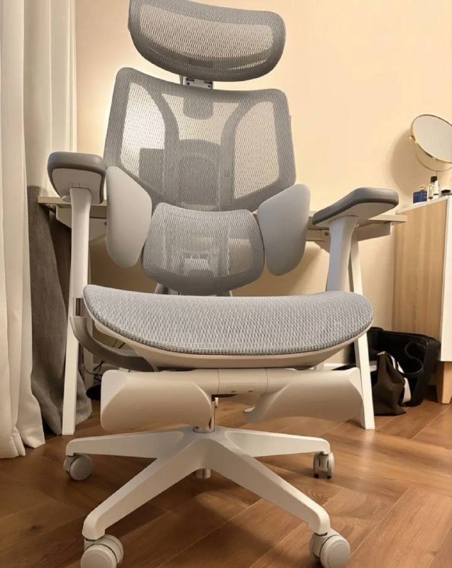 Офисное компьютерное кресло с поддержкой поясницы и подголовником 3