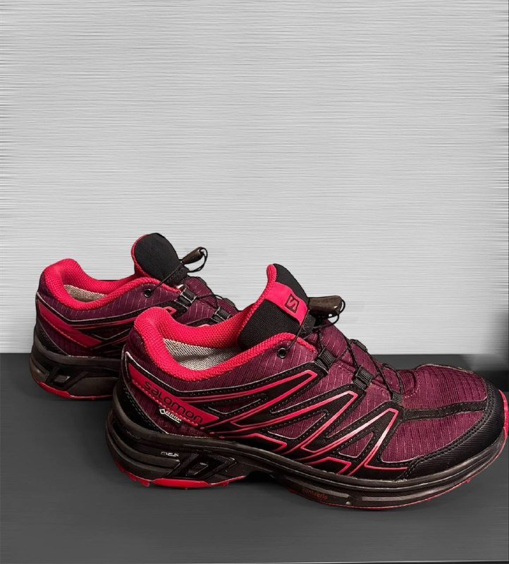 Женские кроссовки Salomon