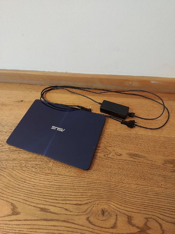 Ноутбук ASUS 3