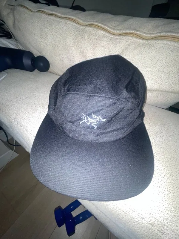 Arcteryx Norvan regular brim hat