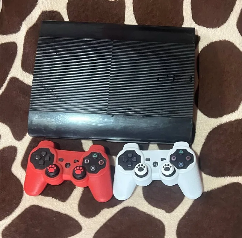 PS3 Super Slim, 2 джойстика, кабель HDMI, кабель зарядки