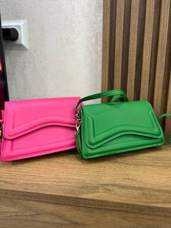 Сумки разных цветов и моделей 3