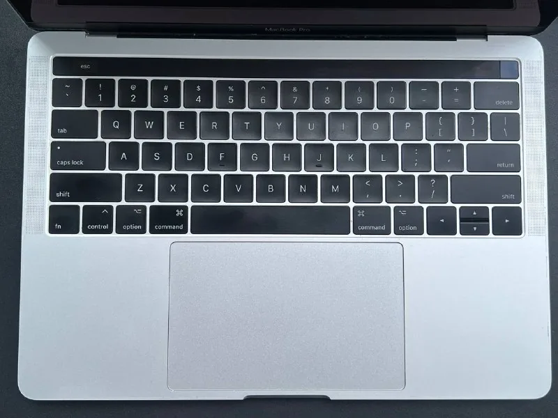 MacBook Pro 13 2017 3