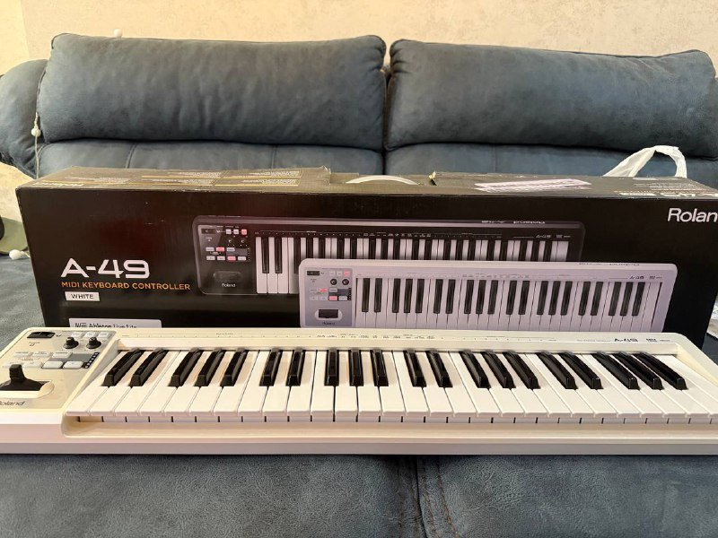 MIDI клавиатура Roland A-49 с аксессуарами 3