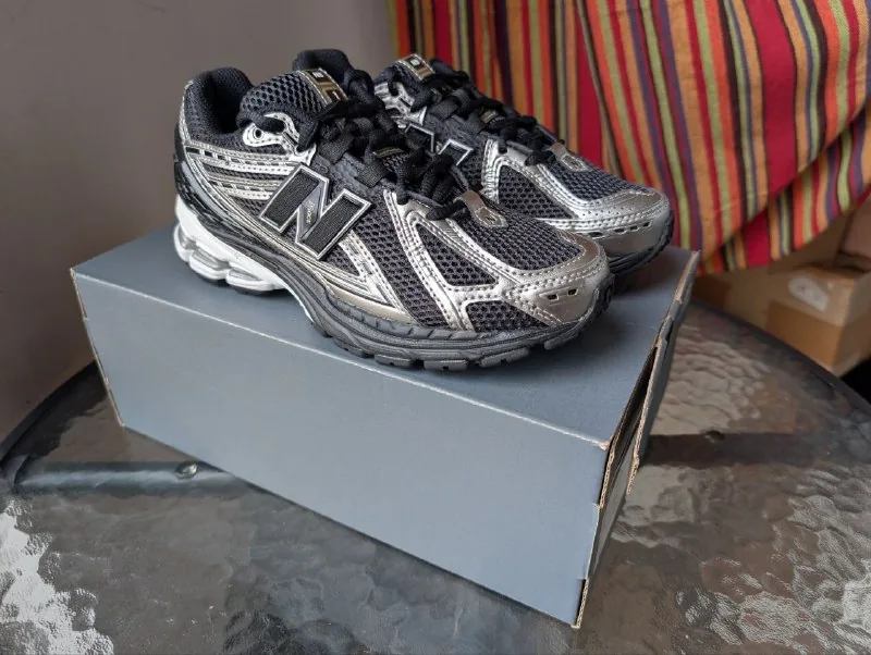 Женские кроссовки New Balance 1906 1