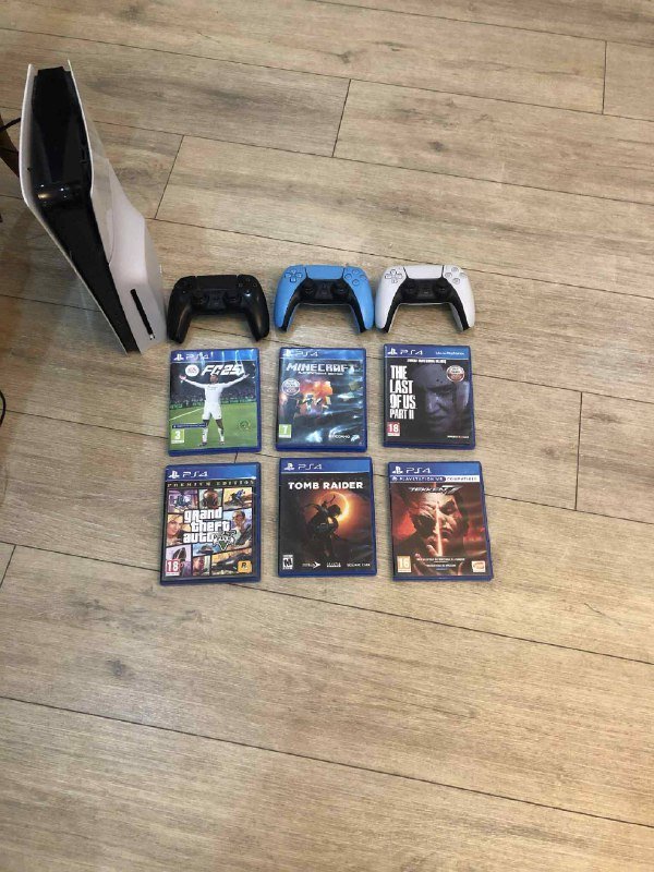 PS5 слим версия, джойстик, оригинальные диски и кабели 2
