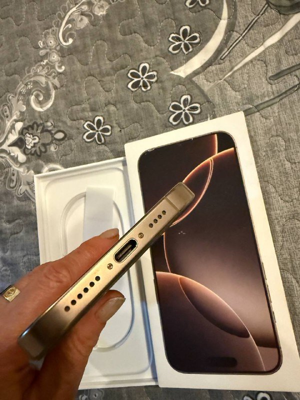 Айфон 16 про макс 256 ГБ 4