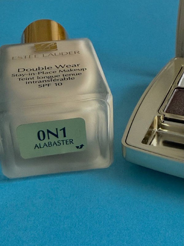 Палетка теней Estee Lauder, Тон Estee Lauder, BB крем Shiseido, Консилер Neutrogena, Блеск Kiko, Лак Kiko, Туалетная вода Tendre Jasmin 2