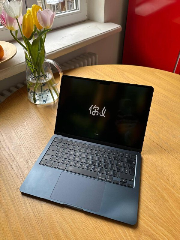 MacBook Air (M2) 13.6