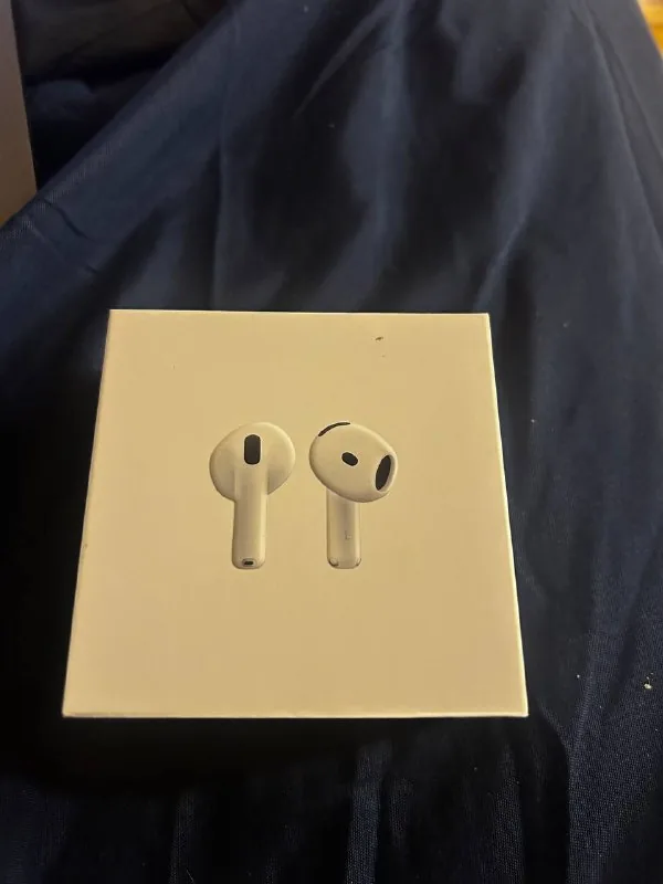Apple AirPods 4 USB-C
