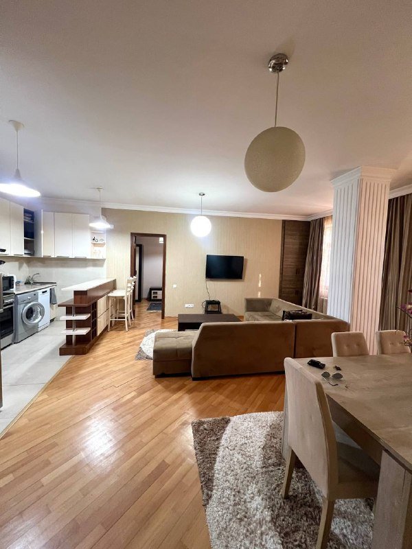 3-комнатная квартира с 2 спальнями в Старом Батуми 2