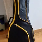 Акустическая гитара YAMAHA с чехлом и каподастром 3
