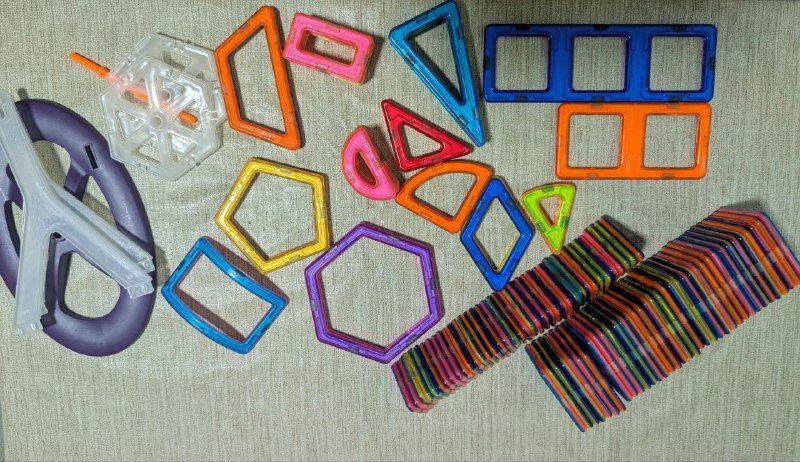 Магнитный конструктор 112 деталей в контейнере 3