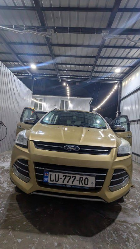 Ford Escape 1.6 2015 бензин полный привод 2