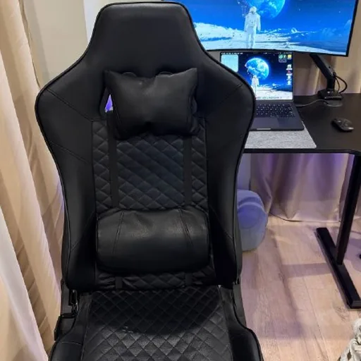 Игровое компьютерное кресло