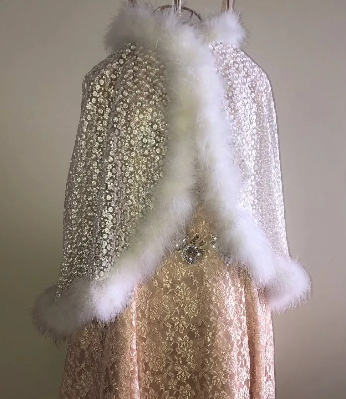 Lace cape with natural swan down 1
