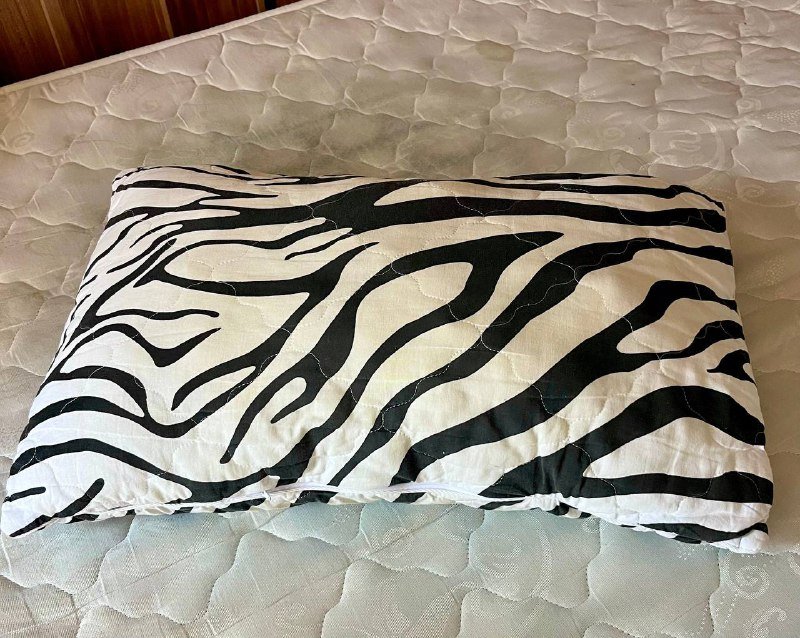 Одеяло теплое синтетическое, подушка, комплекты постельного белья 2