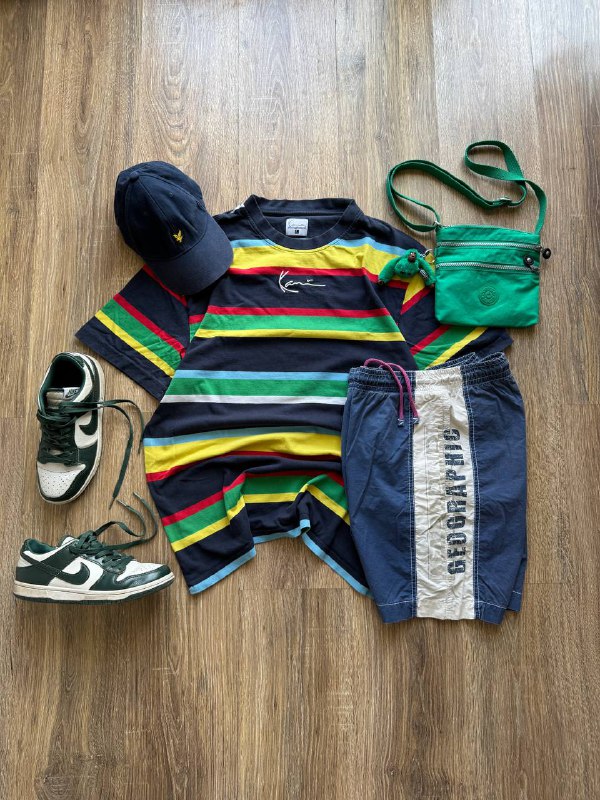Футболка Karl Kani, шорты Napapijri, мессенджер Kipling, кепка Lyle&Scott Junior