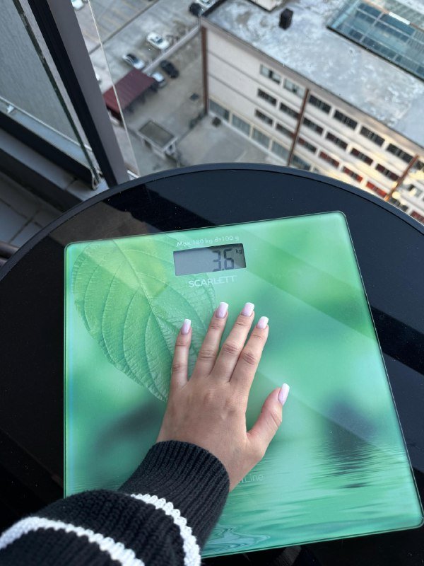 весы напольные, утюжек для волос, коврик для йоги, кухонный инвентарь, микрофон, сушилка для обуви, штатив, надувной круг