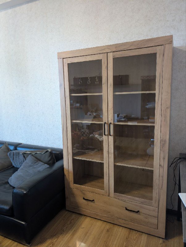 Шкаф-витрина JYSK