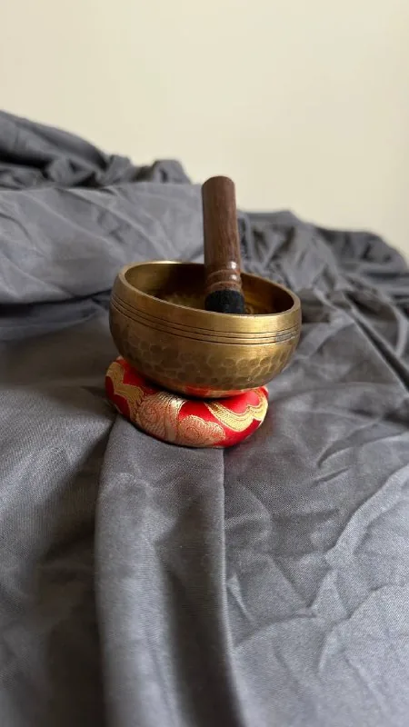 Small Tibetan bowl, sound healing cymbals 1