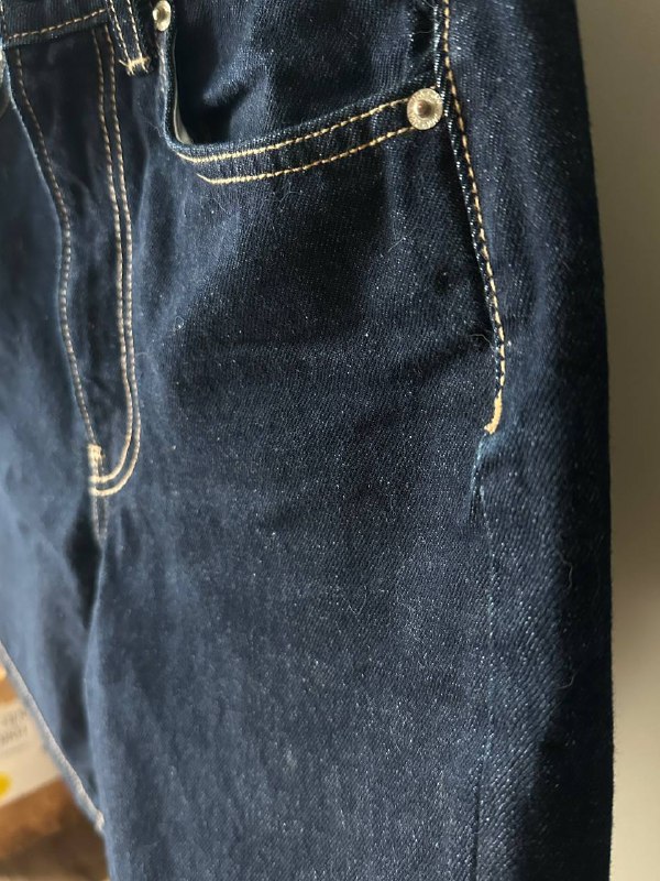 шорты-бермуды ZARA, очки LeSpecs, босоножки Mango 3