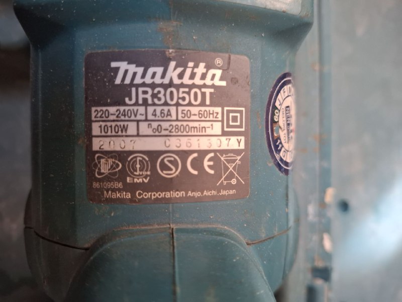 Сабельная пила Makita JR3050T