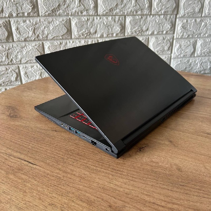 Ноутбук MSI i7 11TH, 16 GB RAM, SSD 500 GB, 144 HZ