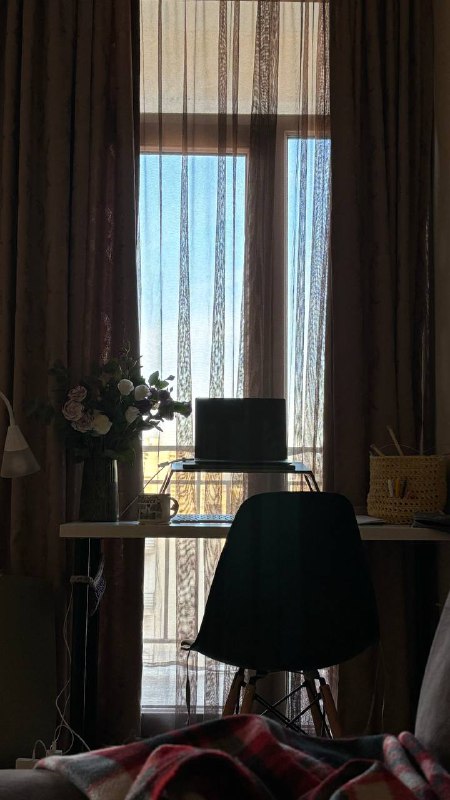 Стол Linnmon IKEA, столик-поднос Jusk 3