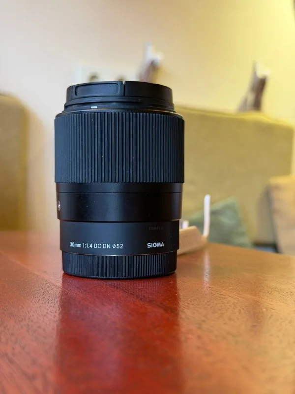 Объектив Sigma 30mm f/1.4 для Sony 1