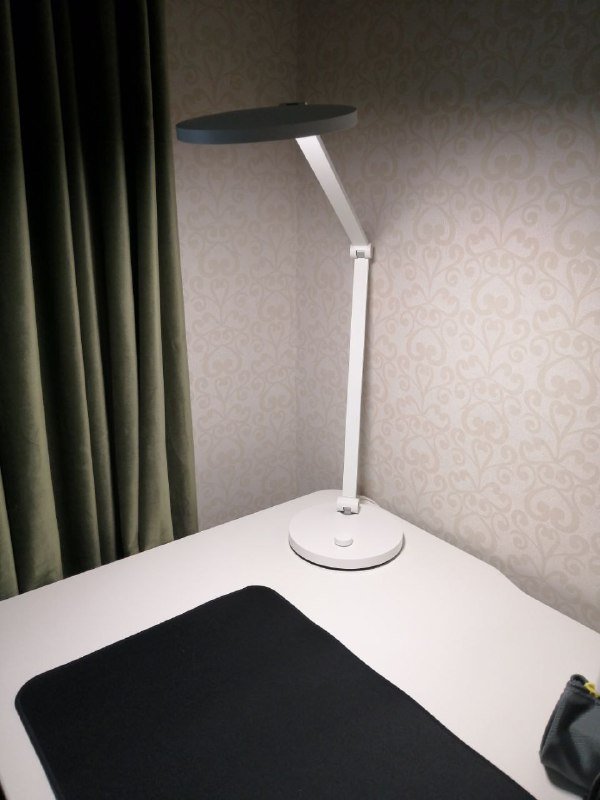 Электрический стол VARI с рабочим местом и аксессуарами 4