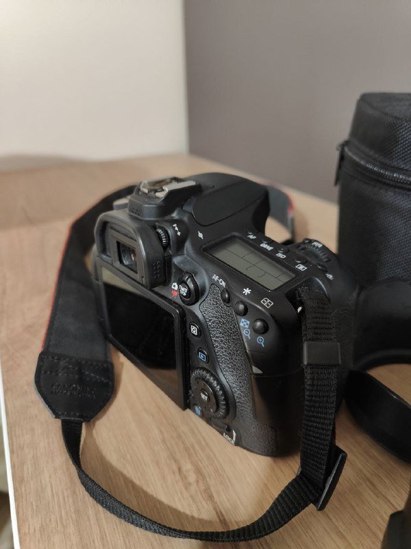 Фотоаппарат Canon 80D и объектив Sigma 35mm f/1.4 2