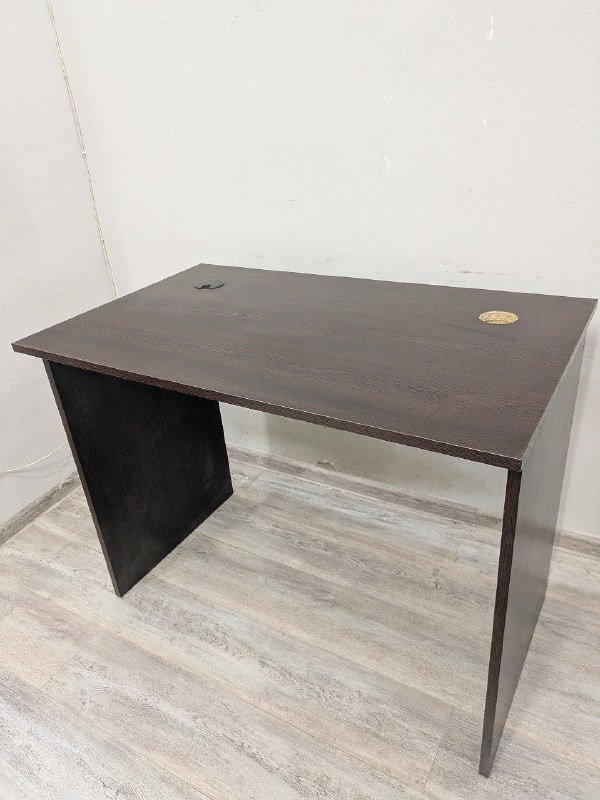 Стул, рабочий стол с металлическими ножками, деревянный стол 2