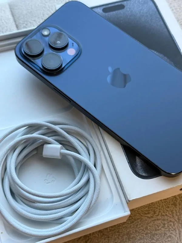 iPhone 15 Pro Max 256 GB 1