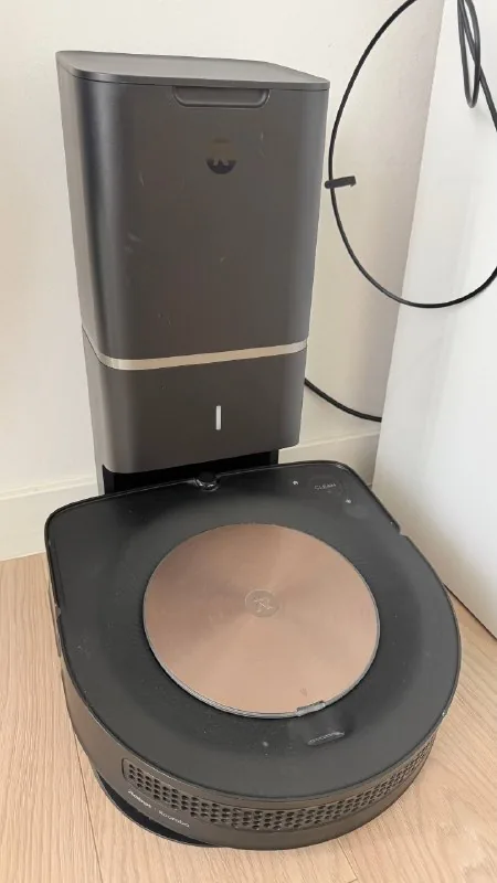Робот-пылесос iRobot Roomba s9+ с базой самоочистки 1