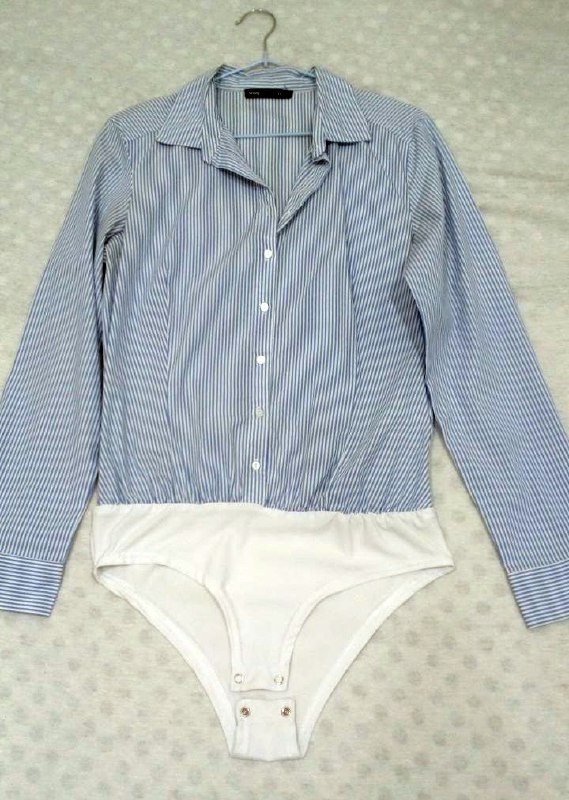 рубашка-боди, шорты Lacoste, рубашка, два платья, юбка, бритва, клеевой пистолет