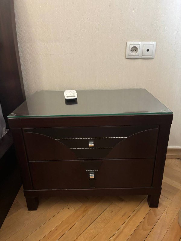 2 тумбы, комод с зеркалом и табуретом, кровать, шкаф 3