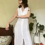 Белое платье из жатой ткани 1