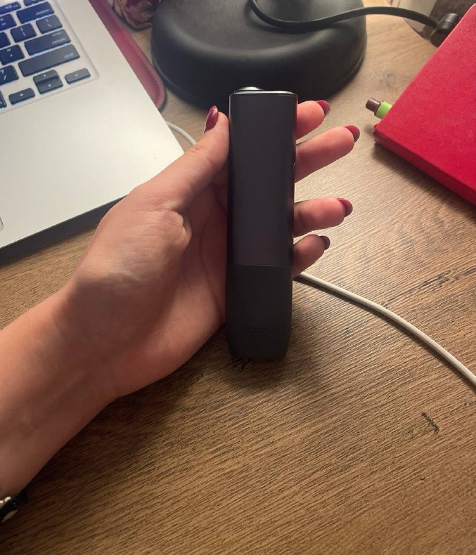 iqos iluma one черного цвета